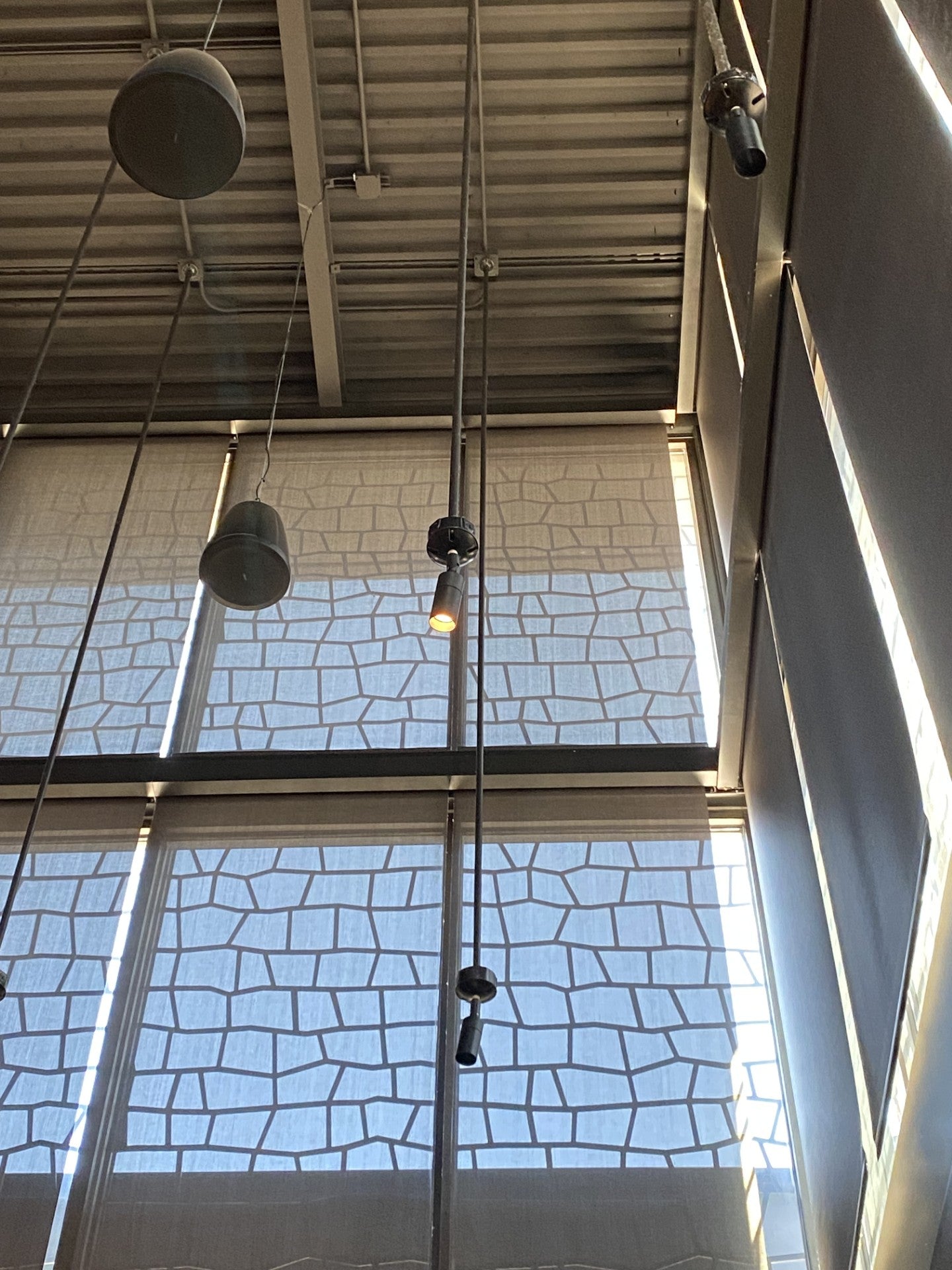 FIXTURES Trac Head (Bar Table Spots)
