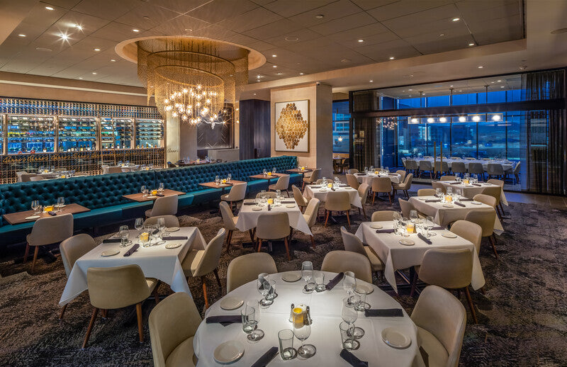 Perry's Steakhouse dining room